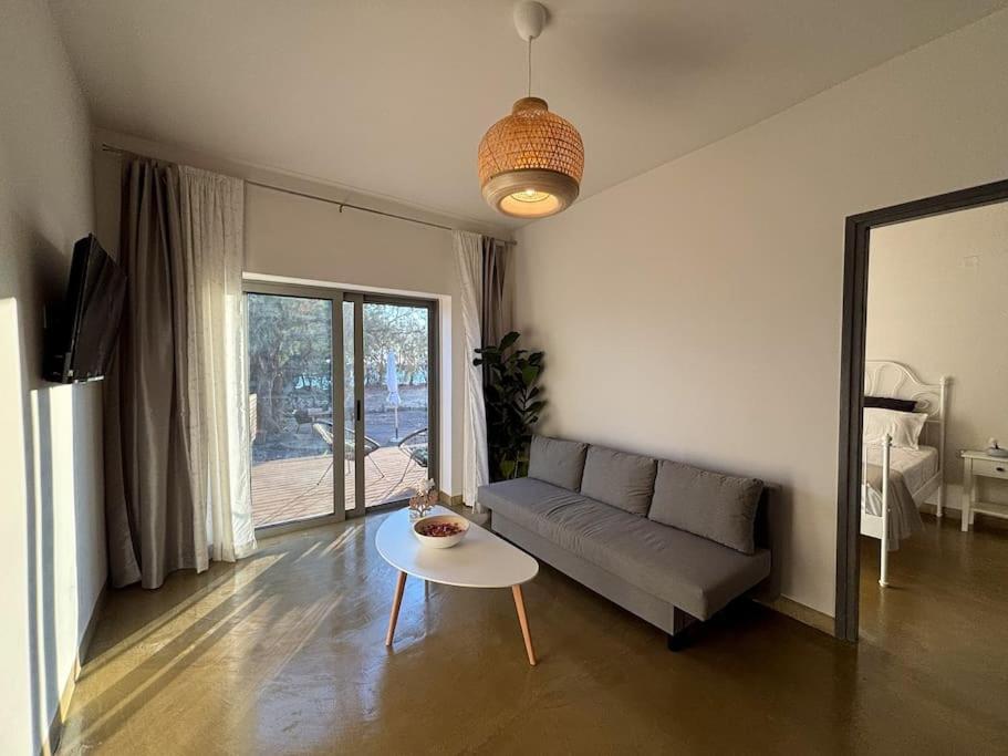 Mekia'S Beach House Livadia  Экстерьер фото